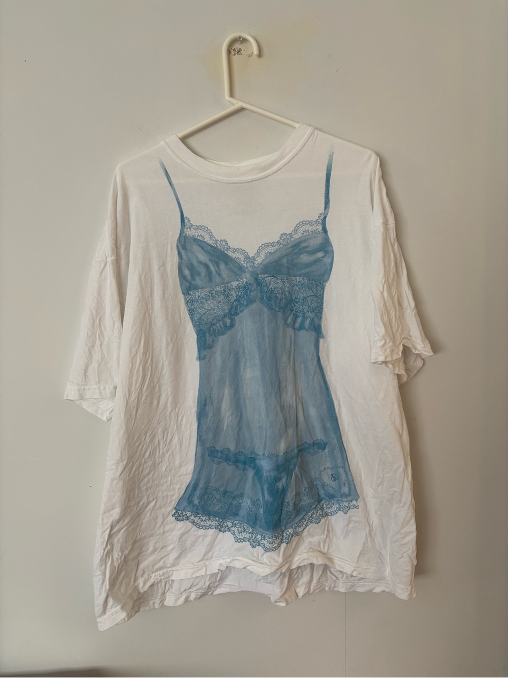 sabrina carpenter short n’ sweet white & blue lingerie babydoll oversize tee 🩵